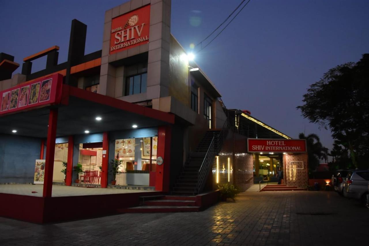 Hotel Shiv International Bhachau Exterior foto
